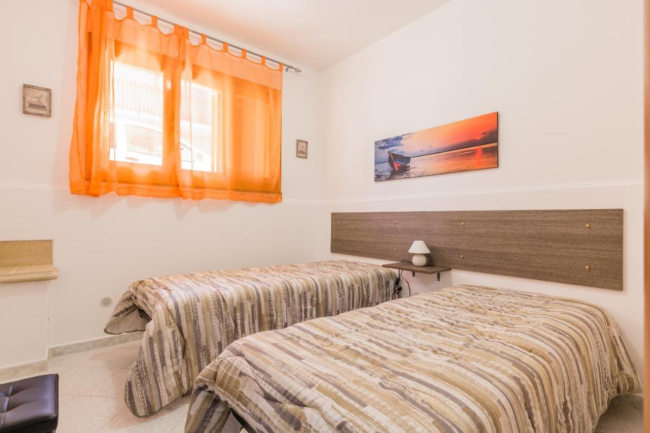 אבולה Anna'S House Near The Sandy Beach And With Wifi מראה חיצוני תמונה