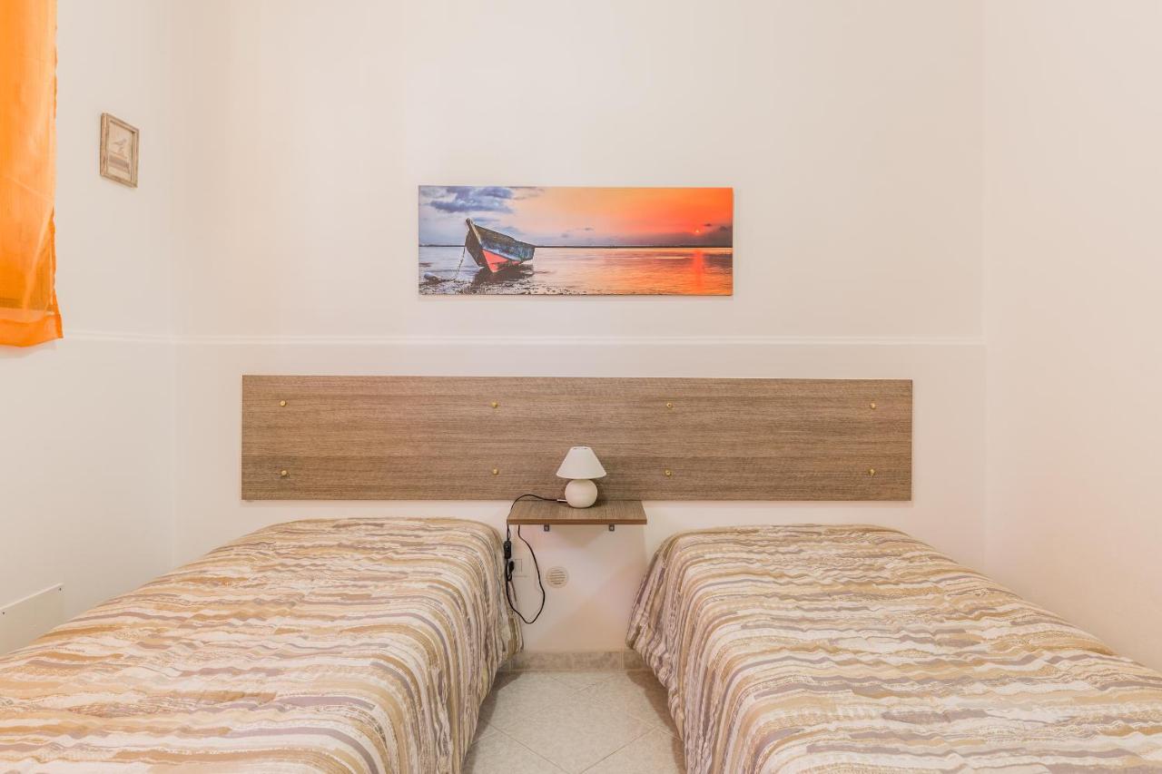 אבולה Anna'S House Near The Sandy Beach And With Wifi מראה חיצוני תמונה
